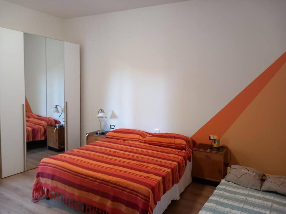 Holiday House - Leo & Malu Sarnico Buitenkant foto
