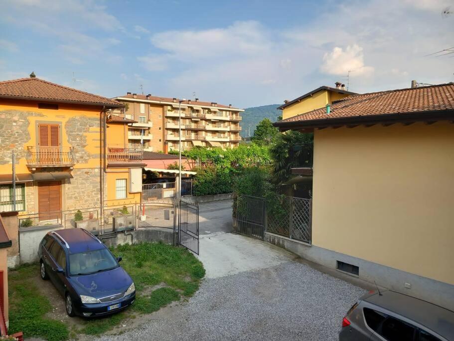 Holiday House - Leo & Malu Sarnico Buitenkant foto
